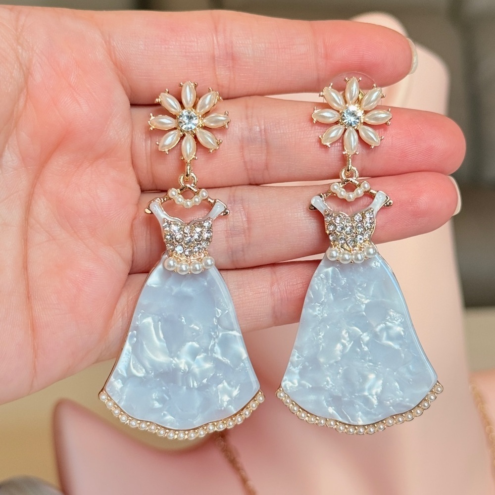 ⚜️ Elegant Blue Dress-Shaped Earrings - Picture 9 of 10